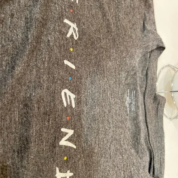 "Friends" Stackable Ceramic Mug 4 Pack and Friends XXL women’s shirt combo - Picture 5 of 11